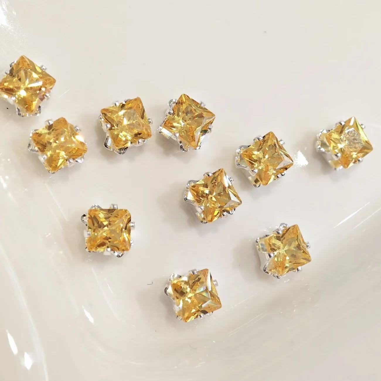diamont spacer 5MM cube $1/10pc